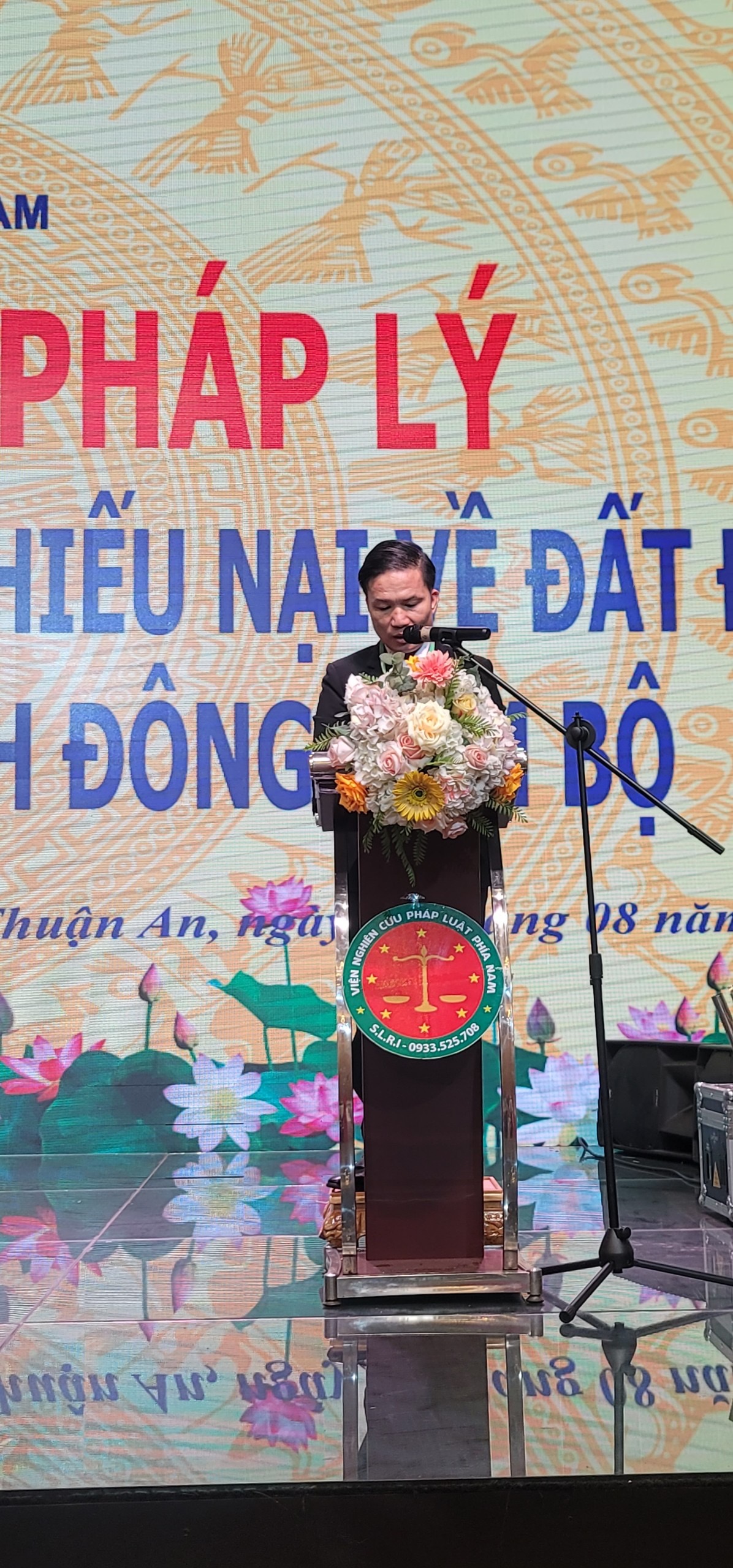 Viện trưởng Viện Nghiên cứu pháp luật- ông Nguyễn Văn Nam