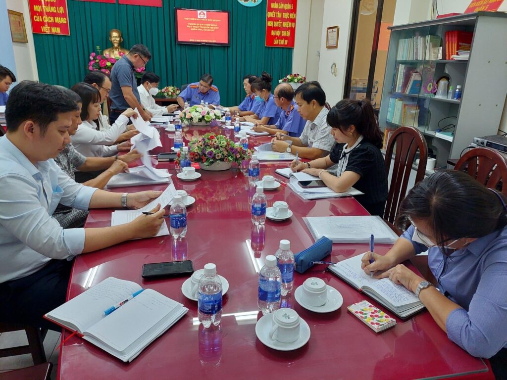 luat su au trung hue